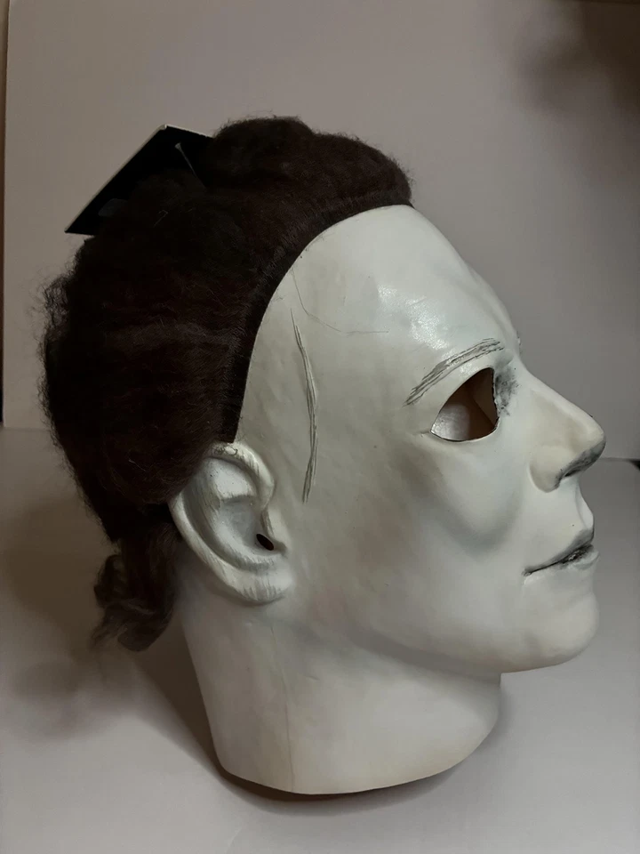 Lote de 3 máscaras Trick or Treat Studios Michael Myers H2 The Shape Rob Zombie - Imagem 4 de 4