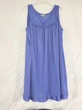 VTG VANITY FAIR Periwinkle Blue NIGHTGOWN Silky Nylon Embroidered Flower Sz XL