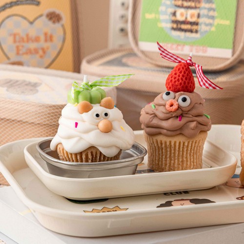 Handmade Cupcake Scented Candle - Picture 7 of 10