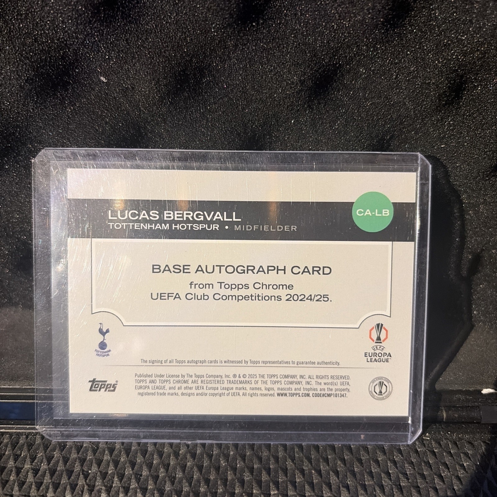 2024-25 Topps Chrome UEFA Club Competitions Lucas Bergvall Auto Pink /250 Rc view 3