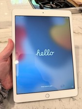 Apple iPad 8th Gen 32GB wifi only / comes with free stand / in good condition 