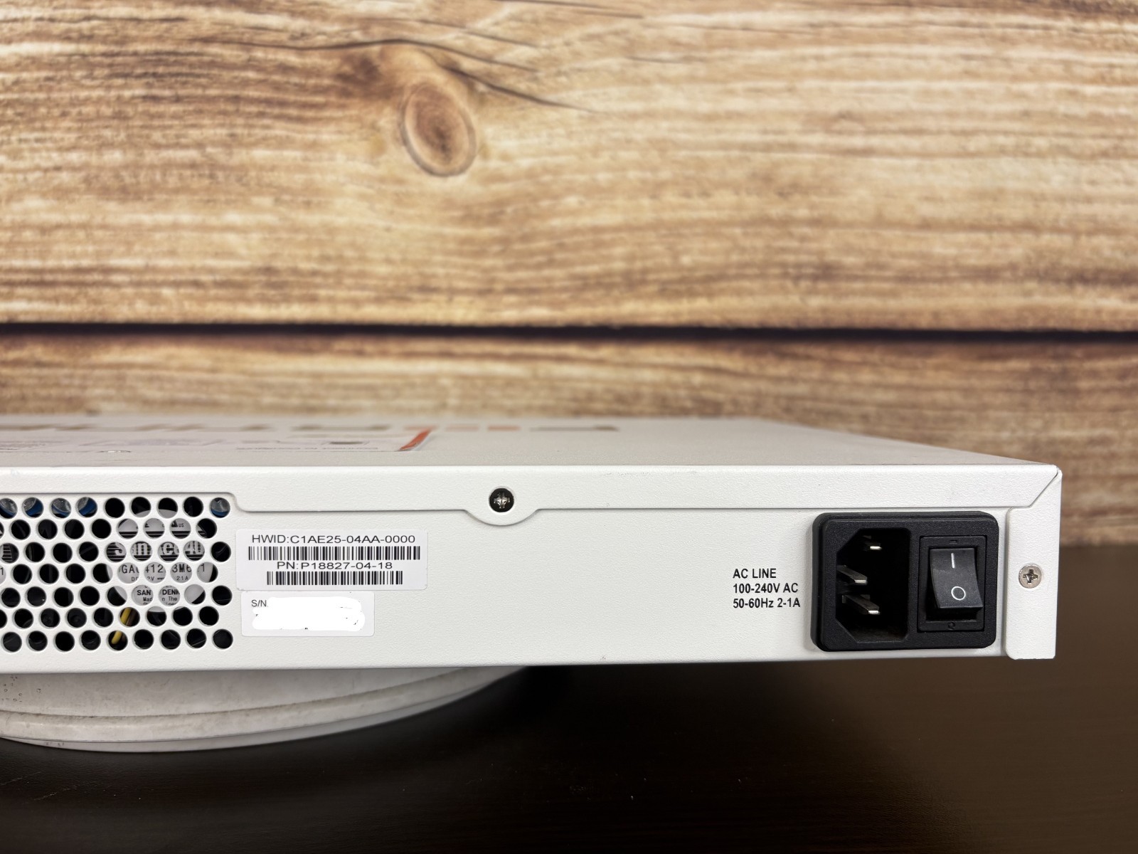 как выглядит Fortinet FortiGate 100E Security Firewall Appliance FG-100E Unregistered фото