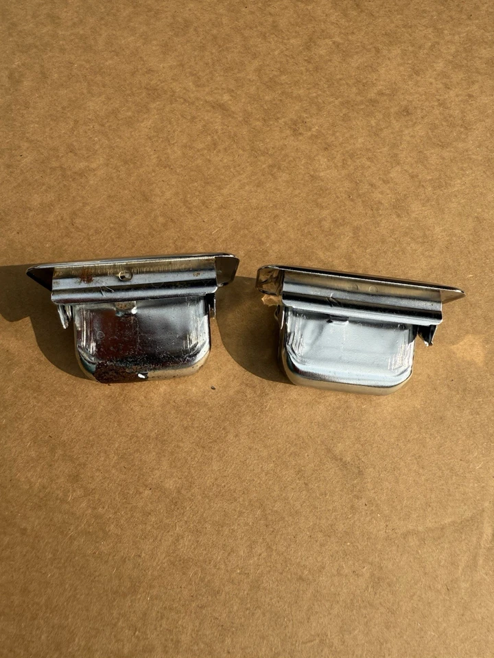 1967-76 GM Chevy Buick Pontiac Truck Oldsmobile Rear Arm Rest Ash Tray OEM - Image 3 of 4