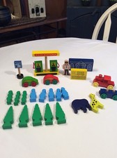 Brio Gas Station, Cars, Trees, Figures, Etc