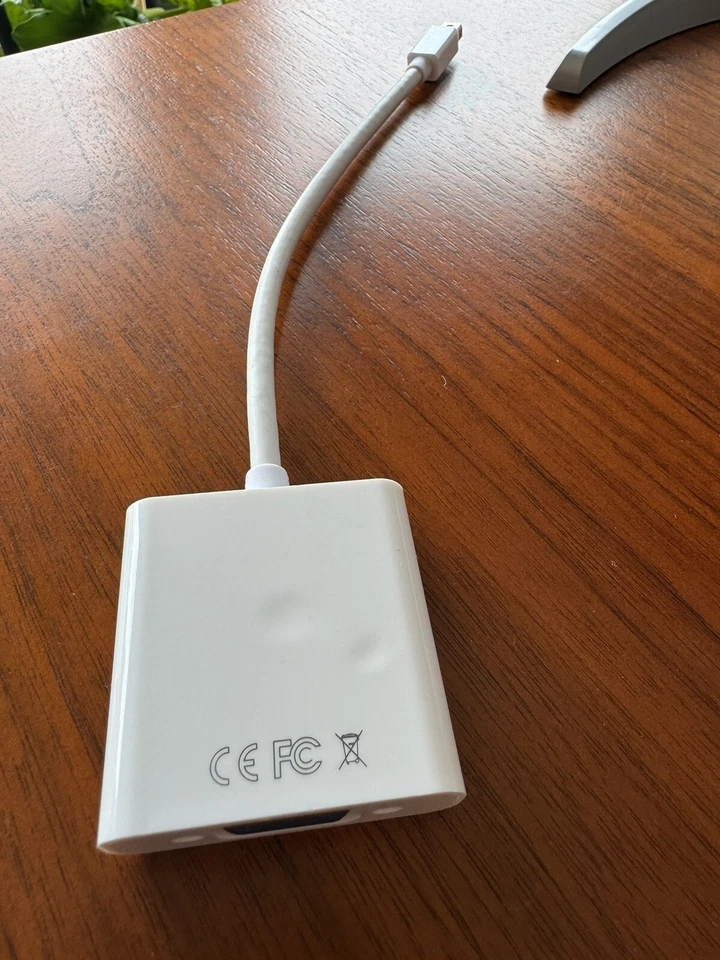 Apple Mini Display Port Thunderbolt to VGA Adapter (blue) - Image 2 of 4