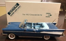 DANBURY MINT 1957 CHEVROLET BELAIR CONVERTIBLE 1/24 BLUE MIB