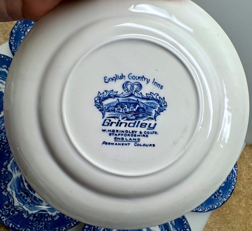 ELEGANT DINING 7- 7" ENGLISH COUNTRY INN BLUE GRINDLEY SALAD DESSERT PIE PLATES - Picture 3 of 4