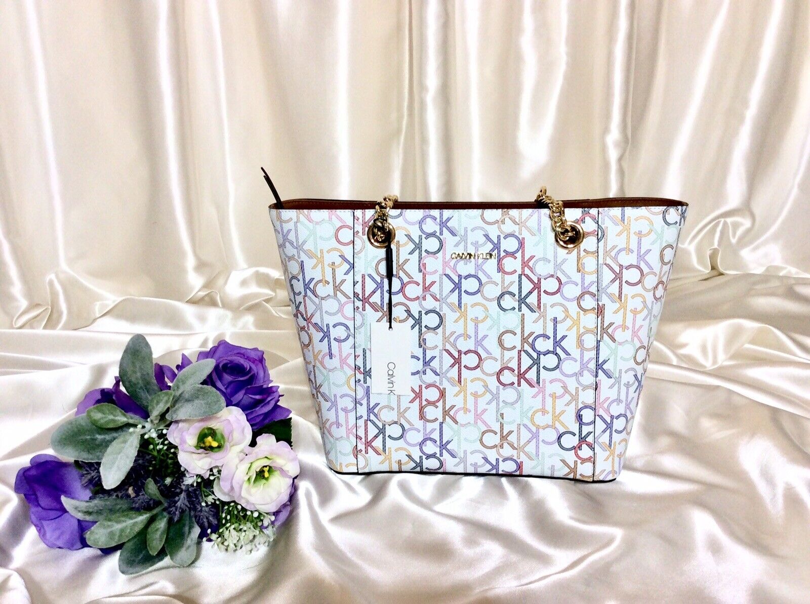 ☂️🍄Calvin Klein Hayden [Large]Signature Tote-White/Multi-NWT