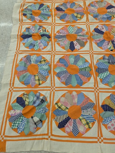 "Colcha vintage Dresden Plate cosida a mano sin terminar 60"" X 72"" aprox" - Imagen 3 de 9