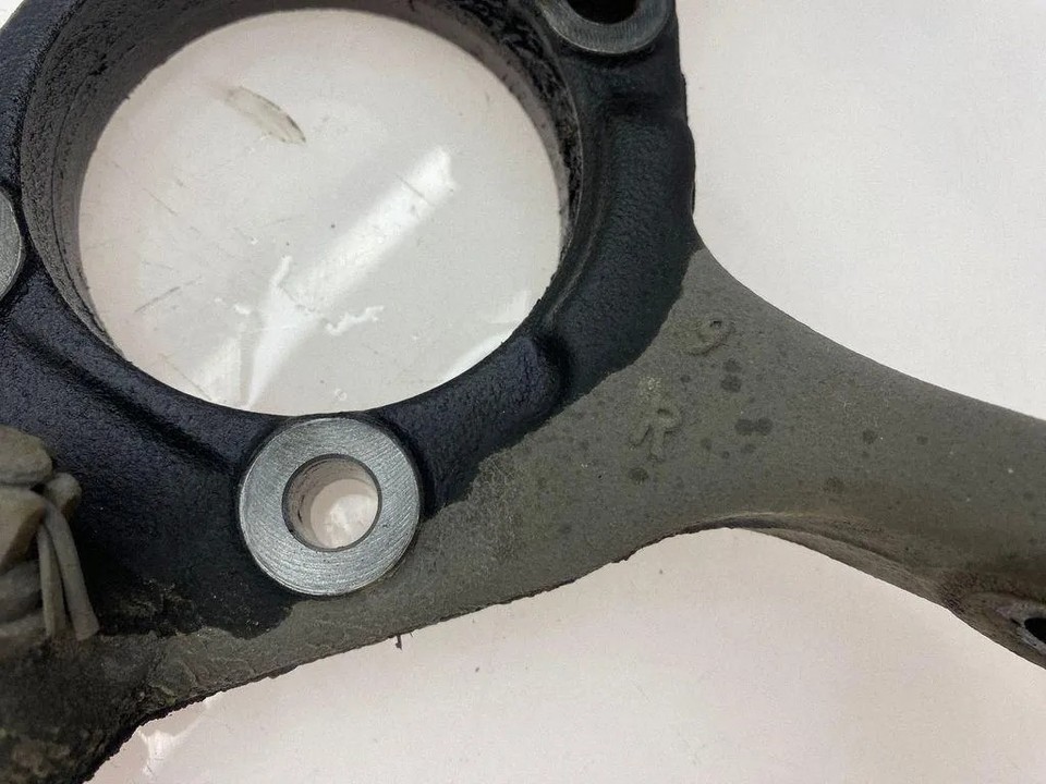 TOYOTA PRIUS PLUS W4 Front Right Wheel Hub 1.80 Petrol / electricity ...