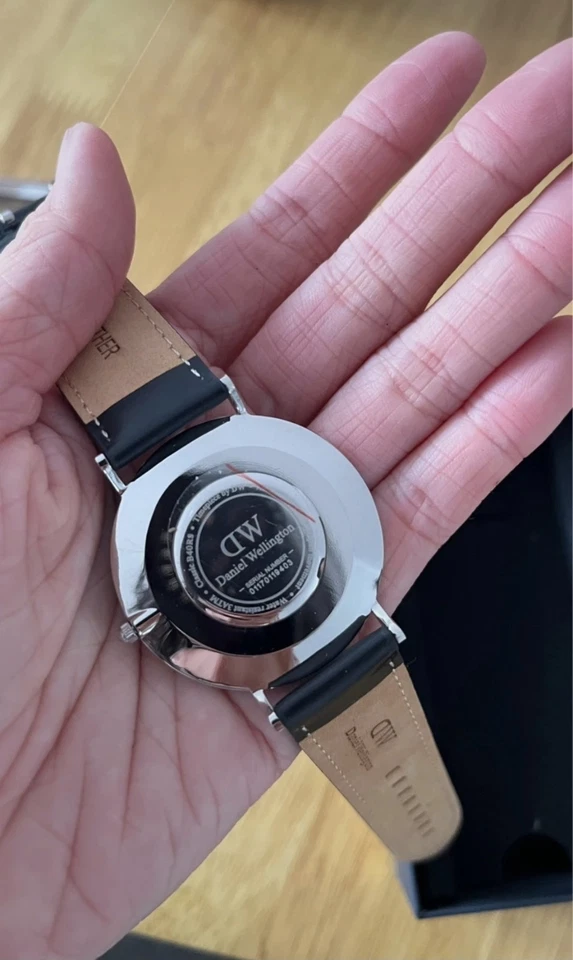 Daniel Wellington.  The Reading черный и серебристый. Часы 36 мм. Совершенно новый #124/79. - Изображение 3 из 4