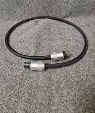 Oyaide F1  & M1 Power Cord Beryllium Copper 125V/15A , 5ft