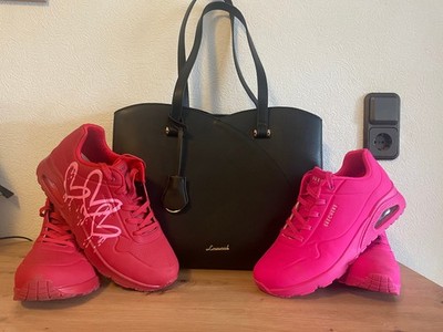 Sketchers Box Damen 41 mit Gratis Handtasche................