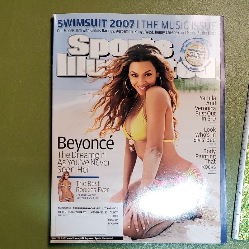 Sports Illustrated Swimsuit 2007 Special Edition Magazine with 3D Photos