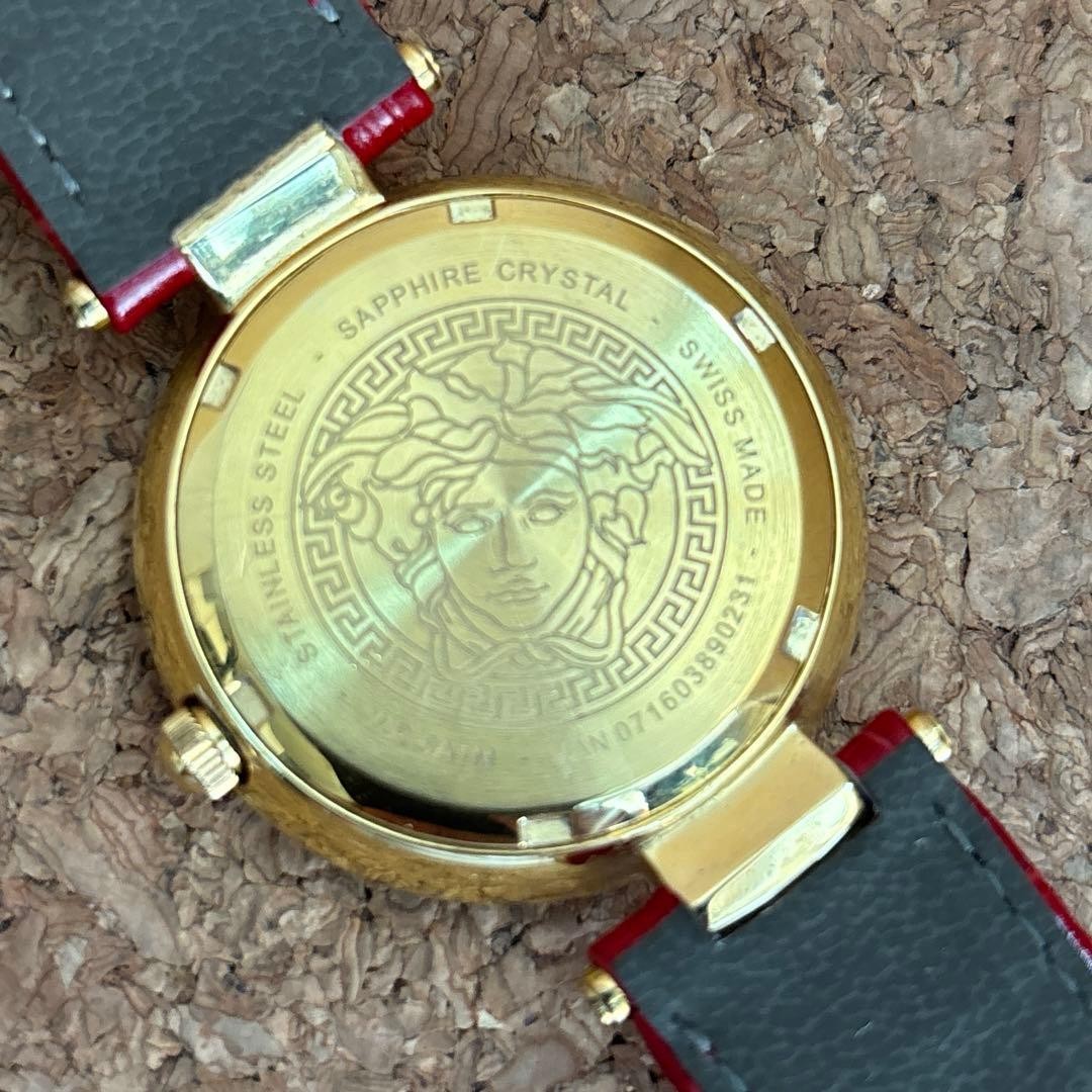 Versace Dress Watch Timepiece Mens 35mm Case Stainless Band Vintage Limited thumbnail 2