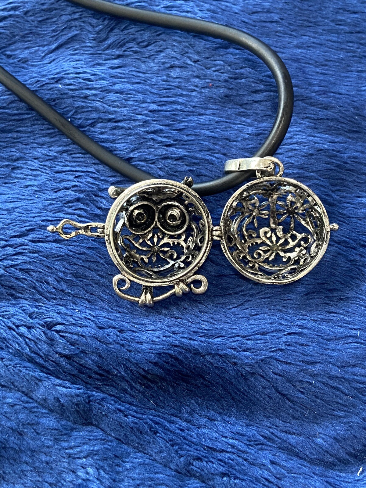 Sterling Silver Diffuser Owl Locket Necklace, 19.… - image 4