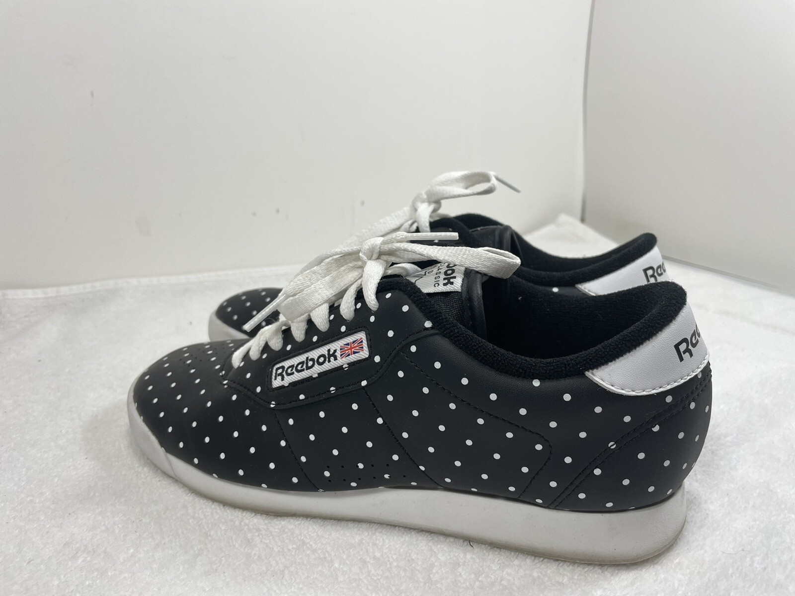 Reebok Classic White Leather Running Shoes Womens 7.5… Gem