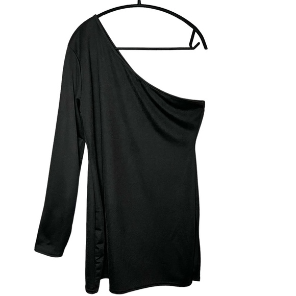 PrettyLittleThing NWT Shape Black One Shoulder Split Bodycon Dress