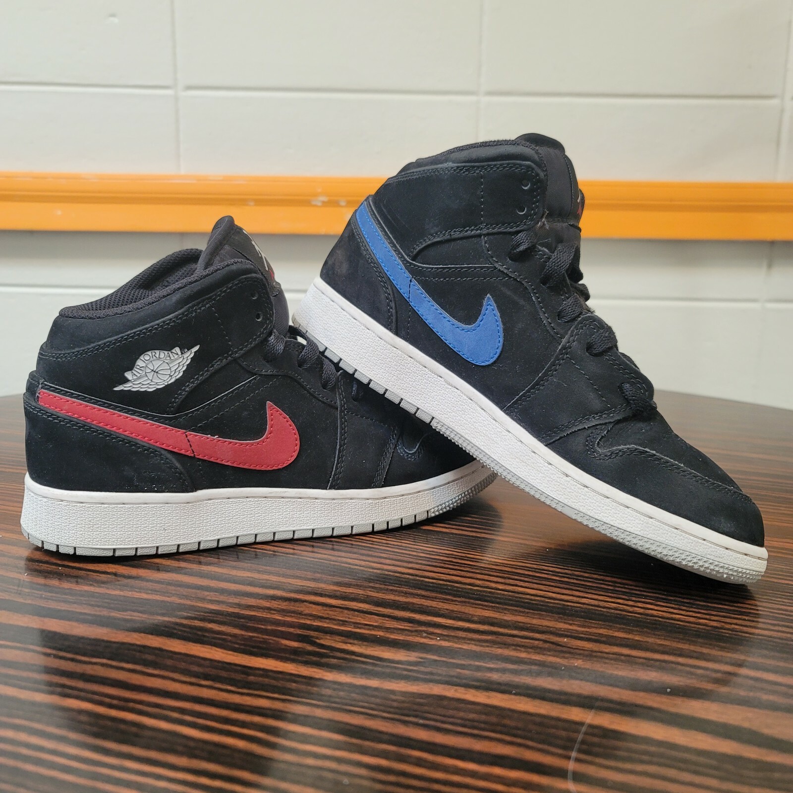 Nike Air Jordan 1 Mid Multicolor Size 6Y Womenu0026#039;s 7.5 554725-065 2018 |  eBay