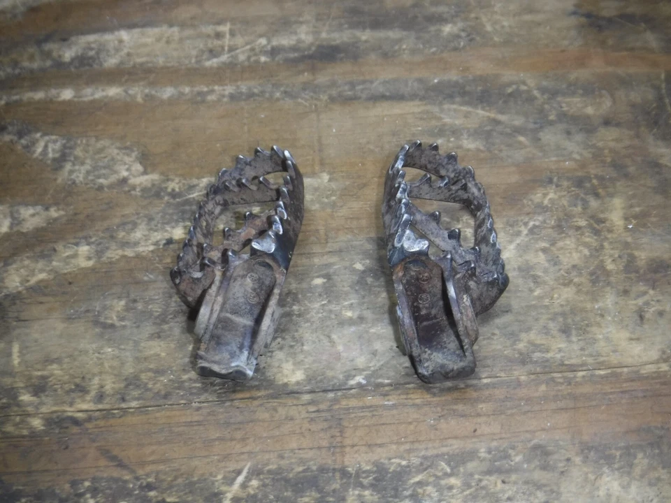 KTM 200 EXC 2005 estriberas reposapiés pedales accesorios de marco Foto 3 de 4