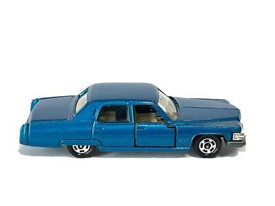    1976 Tomica Tomy Cadillac Fleetwood Brougham Blue Scale 1/77 pocket cars 