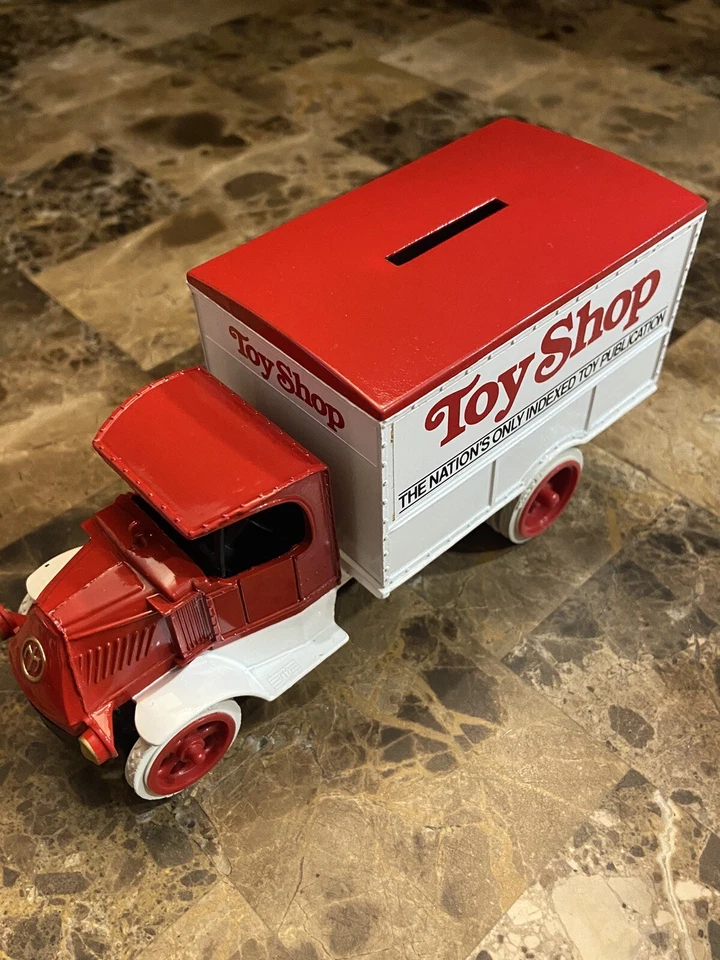 ERTL 1926 MACK Bull Dog Toy Shop TRUCK Diecast/Plastic COIN BANK Mint In Box - Image 4 of 4
