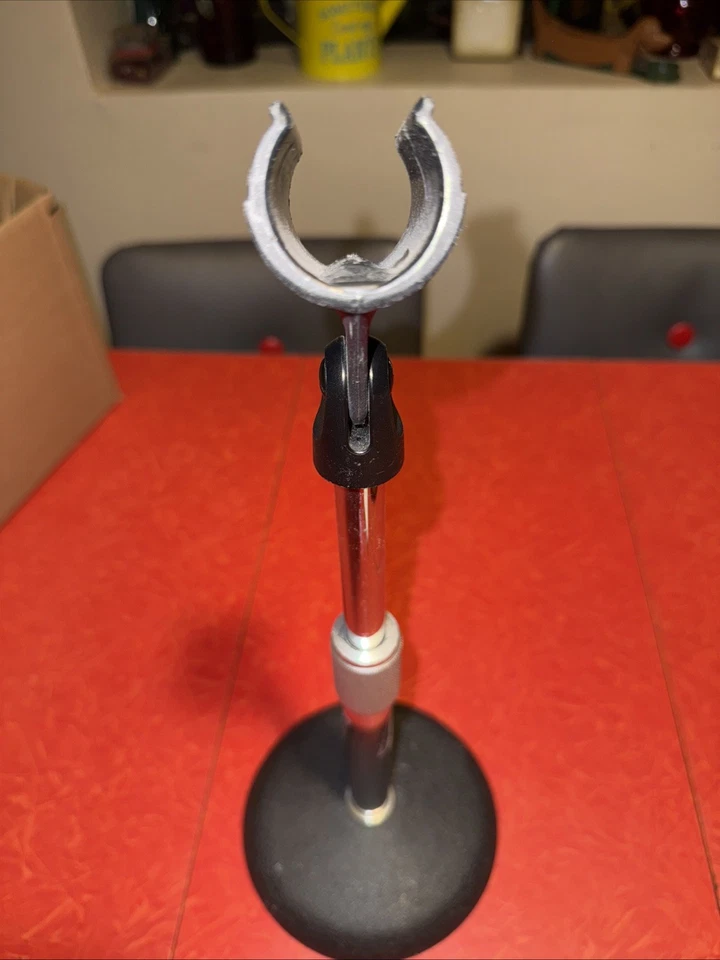 Soporte de micrófono de colección Berger Industries Maspeth New York base de hierro fundido Shure Foto 3 de 4