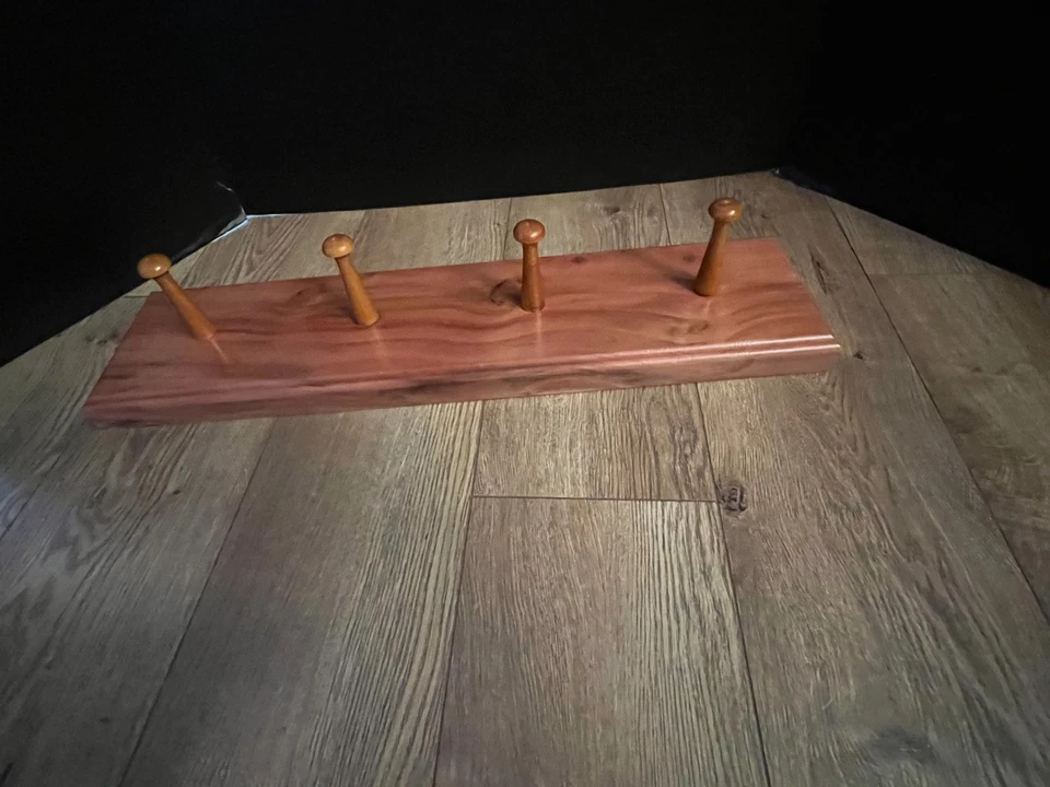 Perchero de pared de madera maciza de manzana hecho a mano - 4 clavijas/acabado de laca transparente 22x14x3 Foto 4 de 4