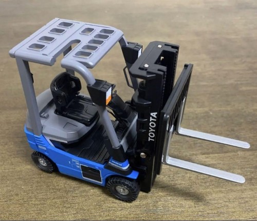 Toyota L&F Fuel Cell Forklift 1/23 Scale Promo Model With Blue Pallet
