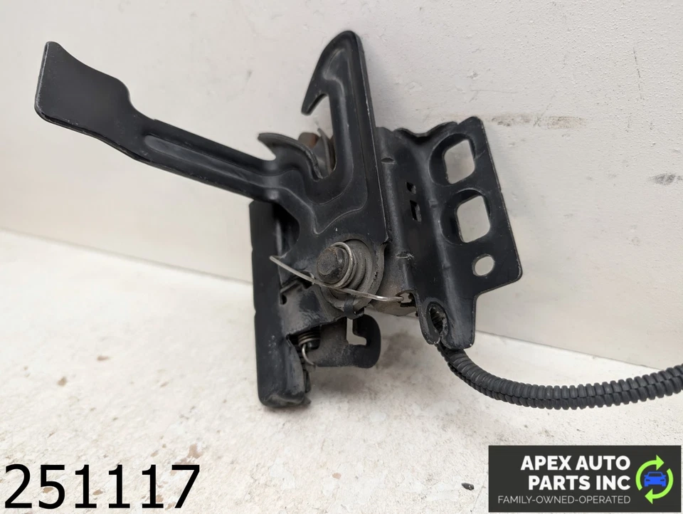 GMC Yukon 2007 OEM 6,2 L pestillo de capó con sensor Foto 3 de 4