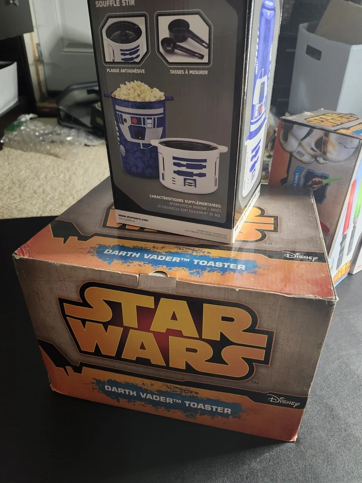 Star Wars Popcorn Maker, Toaster, Crock Pot, Lightsaber Popsicle Makers - Image 2 of 2