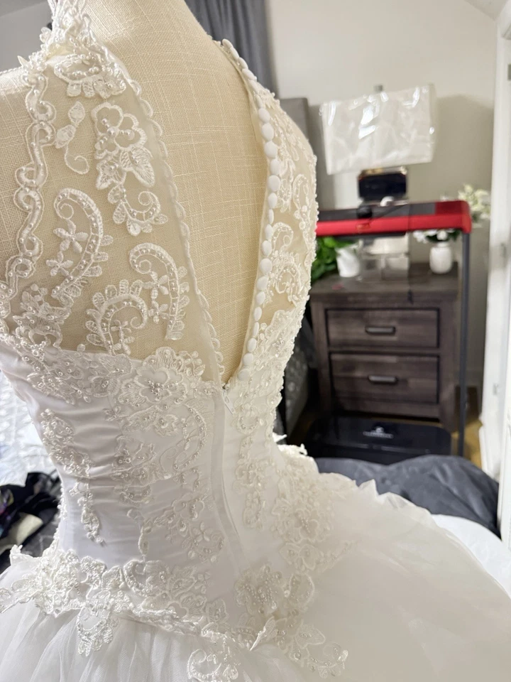 Wedding Dress !! - Image 3 of 4