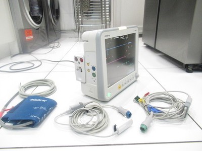 MINDRAY iPM-12 TRAGBARES PATIENTEN CO2 MODUL NIBP SPO2 O2 BLUTDRUCKMESSGERÄT
