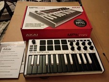 Akai Professional MPK Mini MK3 25 Key USB MIDI Keyboard 25 Key. Mint Condition
