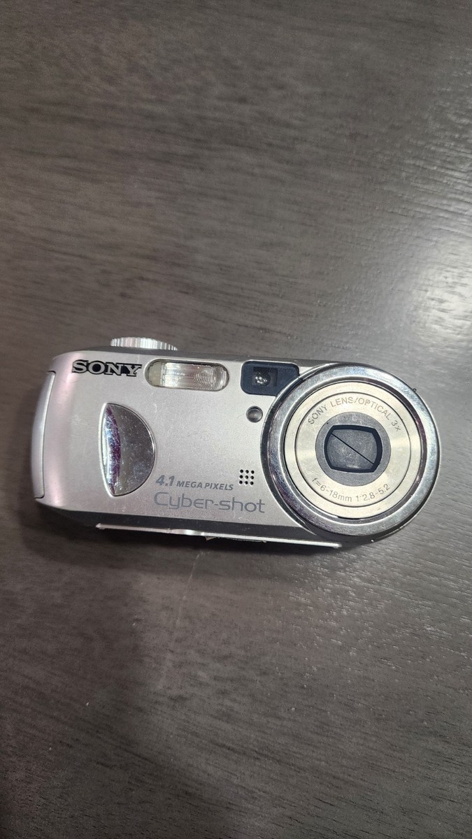 Sony Cyber-shot DSC-73, 4.1 mega pixels in good condition, Smart