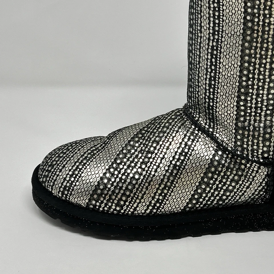 UGG Women’s 8 Bailey Bow Bling Flat Boot Black Metallic Lizard Sheepskin 1004791 - Image 3 of 4