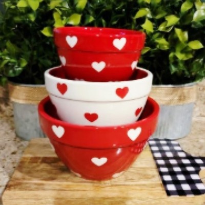 Set Of 3 Terramoto Ceramic Heart Stackable Bowls Set Red & White 4'',5'',6'' Love