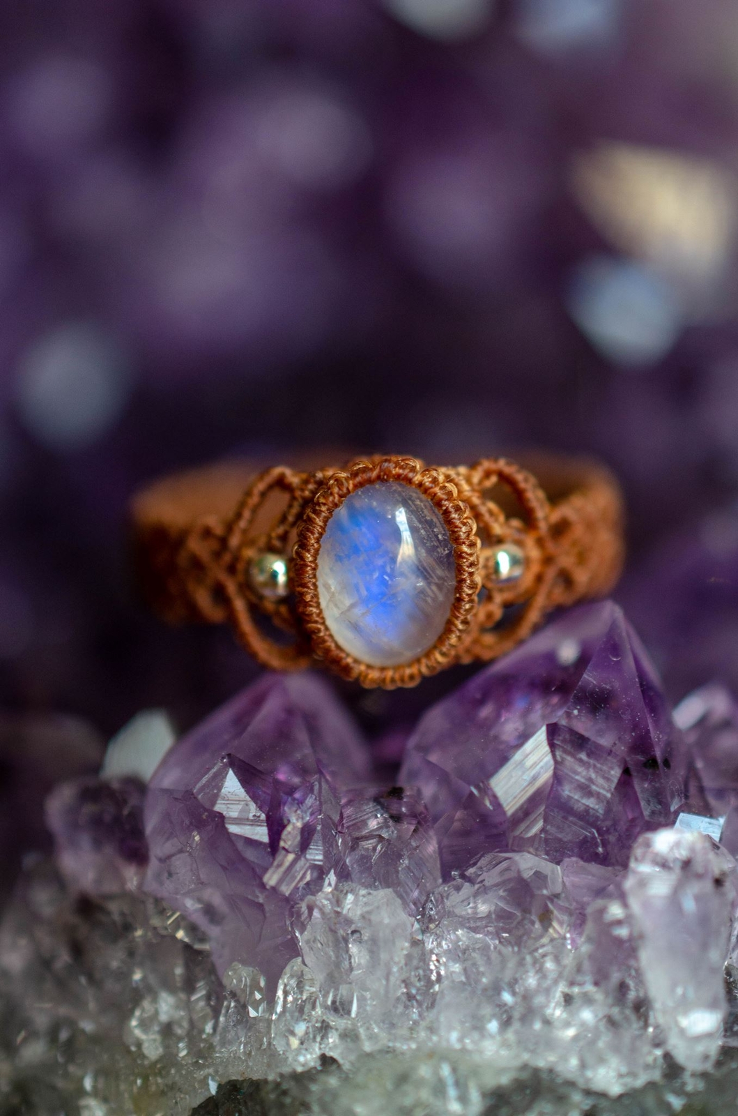 Bague Labradorite Blanche T56, bijou de créateur pour sublimer vos tenues d'été et de soirée