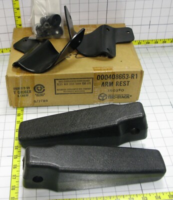 NOS Arm Rest Kit Case IH 408663R1 Komatsu Bunton PL7580 Toro 88-3230 090010765A