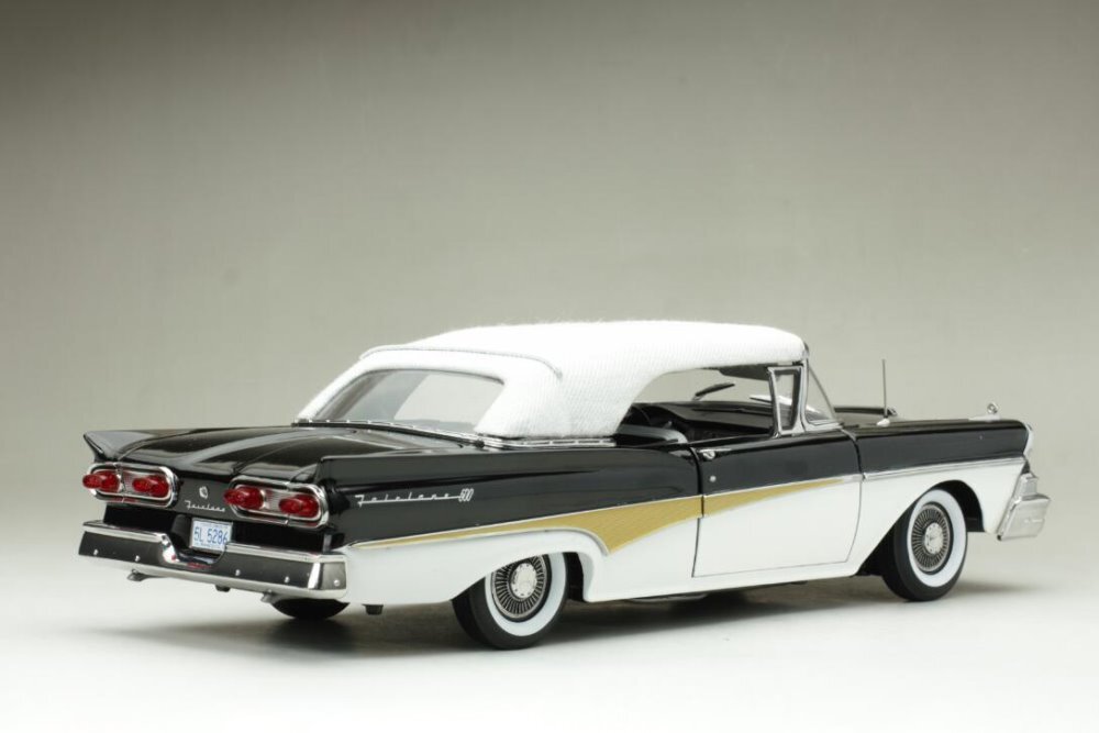 1/18フォード フェアレーン500 オープン 1958 レッド/ブラック