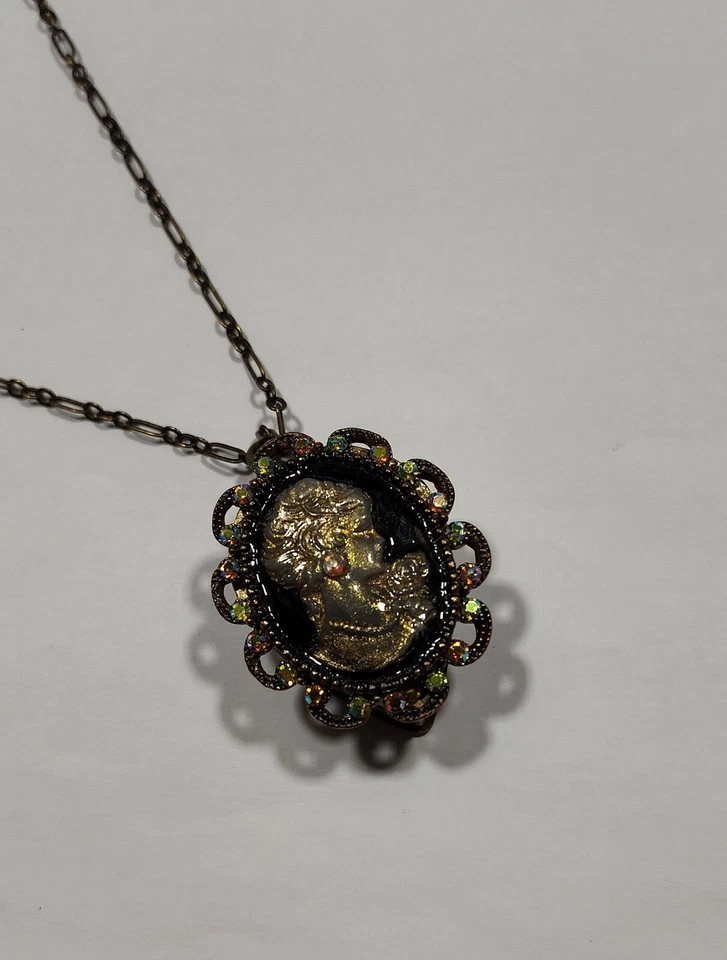 COLLAR COLGANTE LUPA LUPA TONO BRONCE CAMAFEO SOBRE FREGONA CONCHA 20X Foto 3 de 4