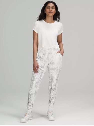 Lululemon Warm Down Jogger Mid Rise Jogger Thread Dye White Black $118 Sz 10 New