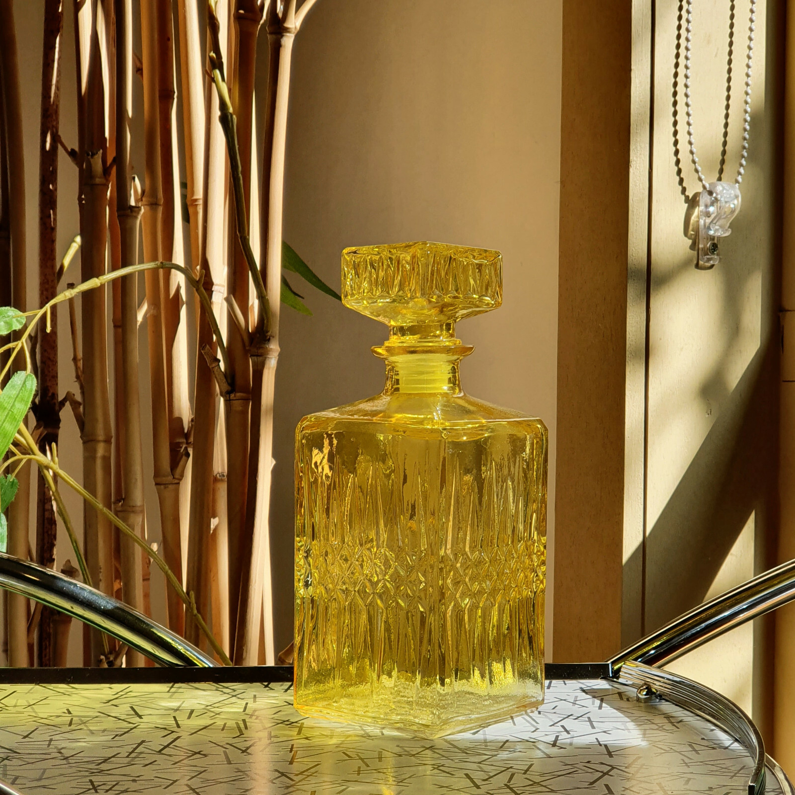 Mid Century Yellow Glass Whisky Decanter Retro Barware-image