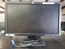 HP LE2001w 20" LCD Monitor VGA with Power Cable and VGA Cable