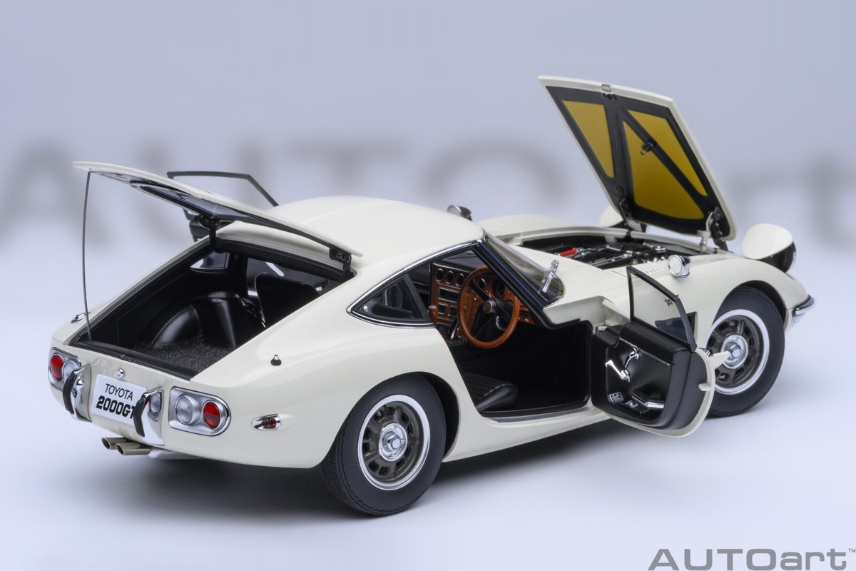 ミニカー AUTOart TOYOTA 2000GT 1/18 Autoart Toyota 2000GT 1967 (White) 1/18 Scale New Release