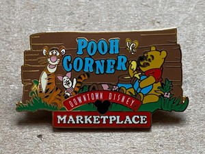 Walt Disney World Pooh Corner Downtown Disney Marketplace Pin 2002 Excellent