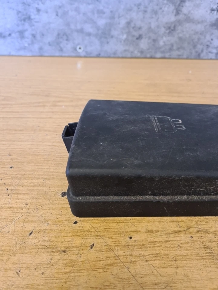 2014 VOLKSWAGEN GOLF MK7 1.2 PETROL CJZB FUSE RELAY BOX LID COVER 5Q0937132A - Image 3 of 4