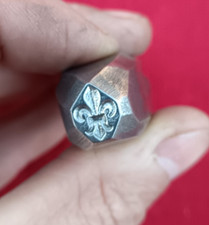 poincon matoir outil ancien idéal pour le travail du cuir G3 fleur de lys