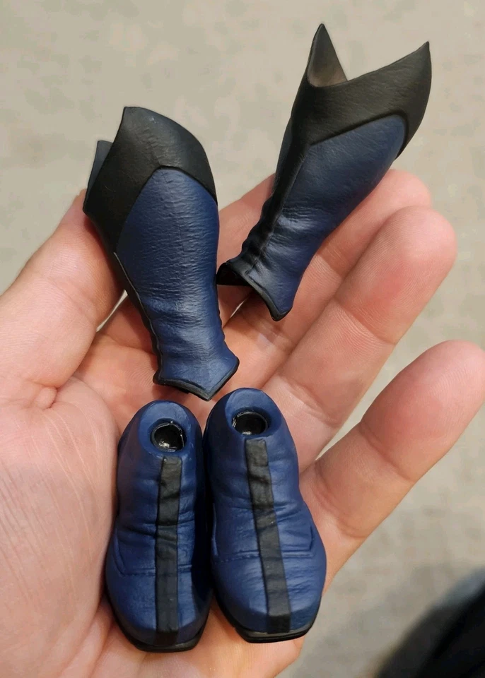 1/6 Sideshow Uncanny X-Men Wolverine Tiger Strip Suit BOOTS FEET ONLY - Image 3 of 3