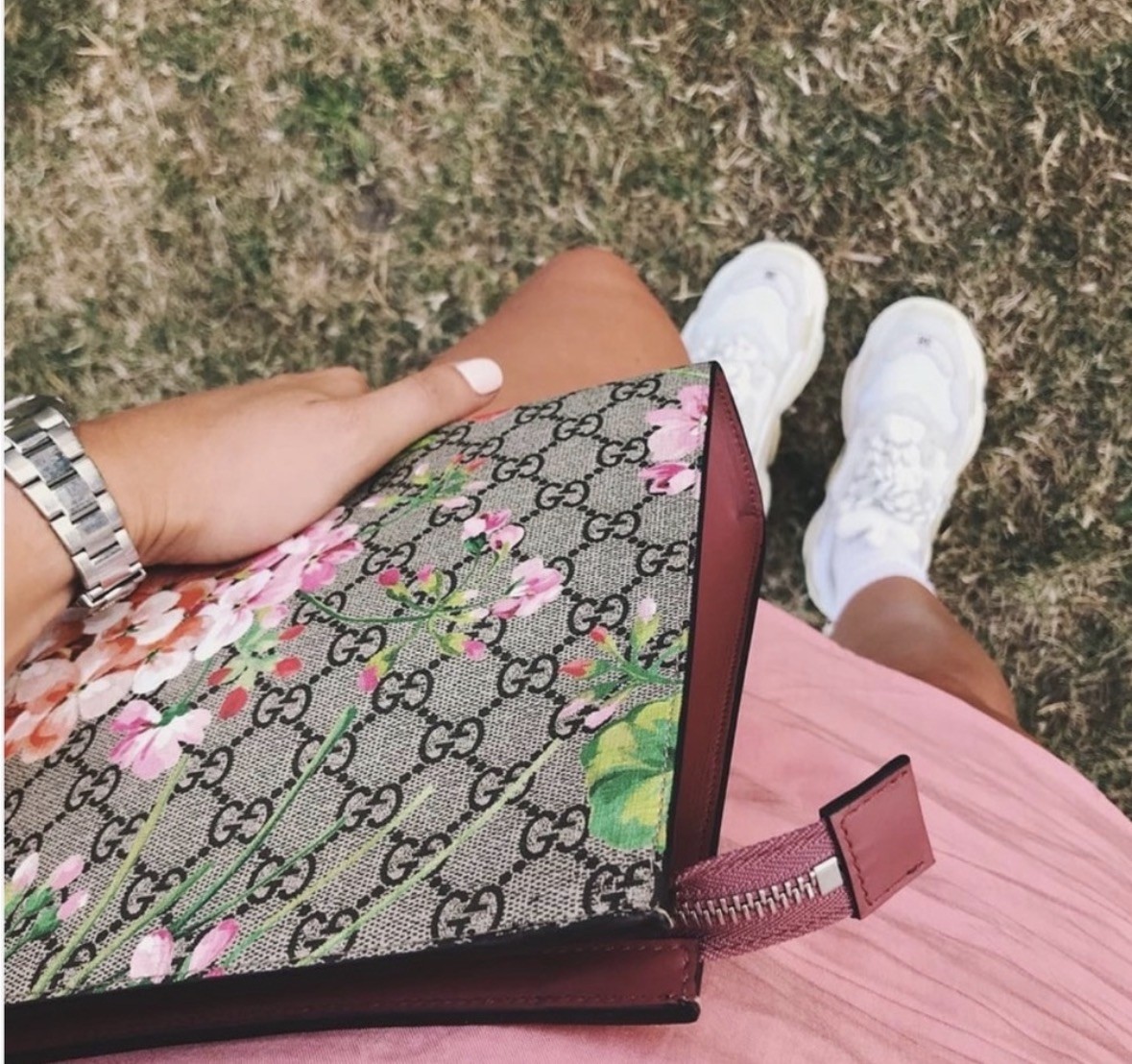 Gucci 430268 Blooms GG Supreme Brown Canvas Clutch Bag Red & Pink Florals